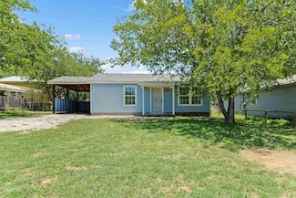 6261 River Oaks Dr, Kingsland, TX 78639