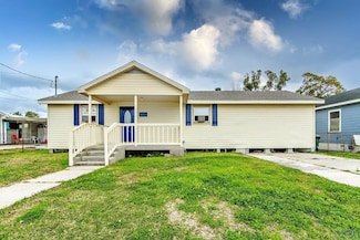 111 Roselawn Ave, Houma, LA 70363