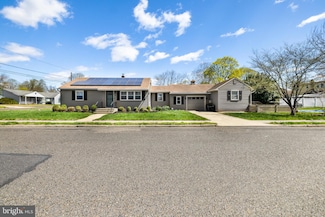 15 N Cedar Ave, Bellmawr, NJ 08031