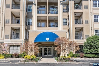 7108 Ravenscroft Rd Unit 555, Clifton, NJ 07013