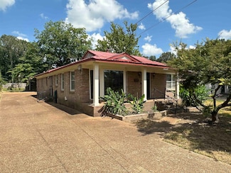 208 Sycamore Rd, Collierville, TN 38017
