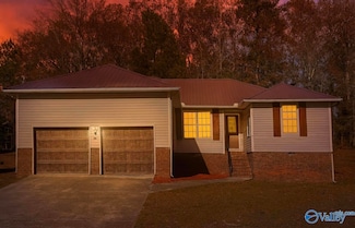 1028 Lake View Ln NW, Arab, AL 35016