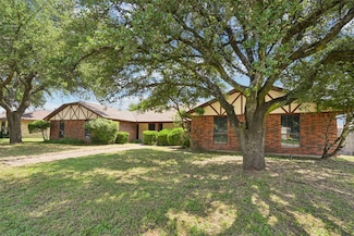338 S Stewart Ave, Lancaster, TX 75146