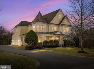 22022 Auction Barn Dr, Ashburn, VA 20148
