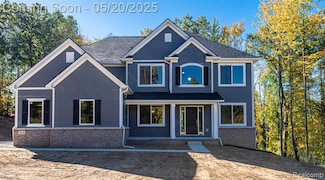 140 Parker Ln, Brandon Township, MI 48462