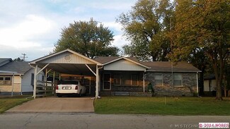 317 W 2nd Ave, Bristow, OK 74010