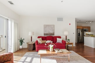 3 Repton Cir Unit 3204, Watertown, MA 02472