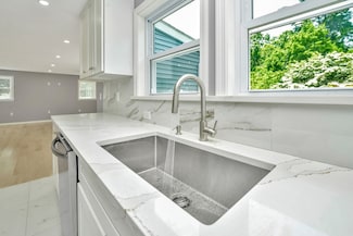 87 Summer St, Abington, MA 02351