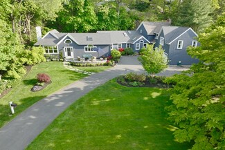 2 Bradlees End, Marblehead, MA 01945