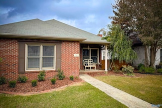 2410 Kathy Ln SW, Decatur, AL 35603