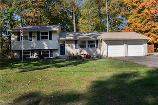 7767 Castle Rock Dr NE, Warren, OH 44484