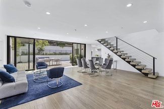 2044 Benedict Canyon Dr, Beverly Hills, CA 90210