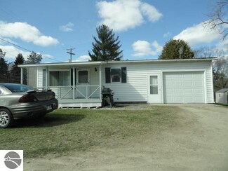 3024 N Woodruff Rd, Weidman, MI 48893