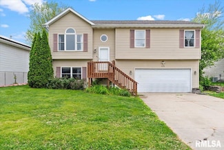 3058 Twin Lakes Dr, Springfield, IL 62707