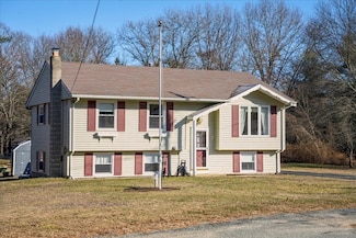 41 Laura Ln, Whitinsville, MA 01588