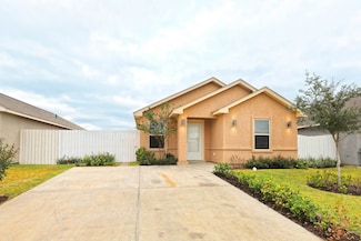 1511 Tesis Dr, Laredo, TX 78046