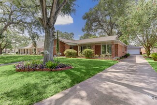 7705 Valley View Ln, Houston, TX 77074