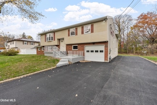 53 Eberle Rd, Latham, NY 12110