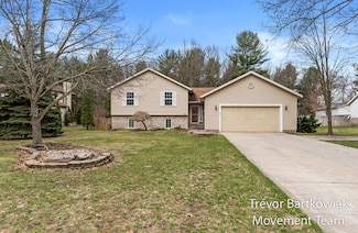2065 Pleasant Oak Dr, Muskegon, MI 49445