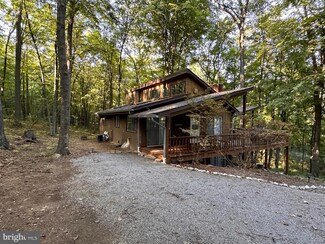 112 Mountainside Rd, Berkeley Springs, WV 25411
