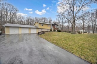 2559 Mountain Rd, Slatington, PA 18080