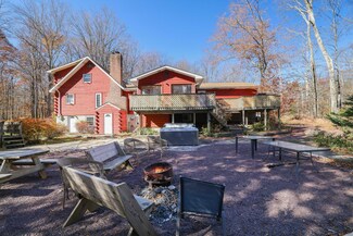 190 Robyn Ln, Pocono Lake, PA 18347