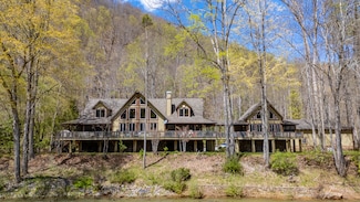 633 River Trail Ln, Lewisburg, WV 24901