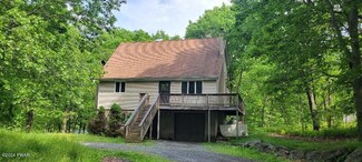 129 Remuda Dr, Hawley, PA 18428