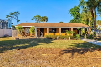 148 Roberts Rd, Nokomis, FL 34275