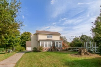 13275 Bunkerhill Rd, Pleasant Lake, MI 49272