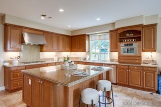 15624 Via Montecristo, San Diego, CA 92127