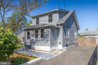 313 Woodbury Lake Dr, Woodbury, NJ 08096
