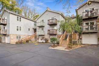 103 N Bennett St, Geneva, IL 60134