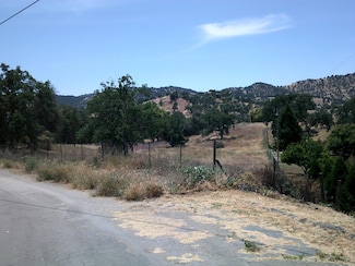 38949 Roundtree Ln, Squaw Valley, CA 93675