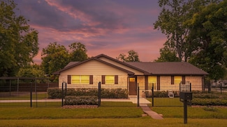 1001 Reverend b j Lewis Dr, Houston, TX 77088