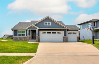 10566 NW 72nd Ln, Johnston, IA 50131