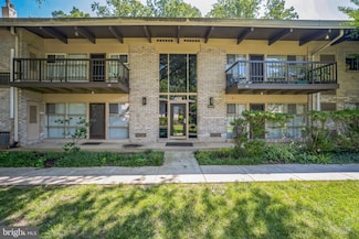 4939 Americana Dr Unit 106, Annandale, VA 22003