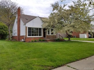 21735 Trombly St, Saint Clair Shores, MI 48080