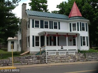 404 N Main St, Edinburg, VA 22824