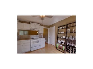 8919 Hardy St, Overland Park, KS 66212