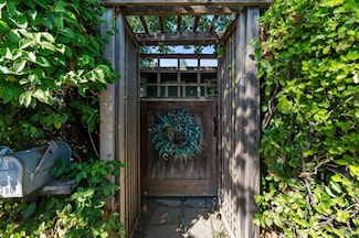 1390 Garden Ave, Saint Helena, CA 94574