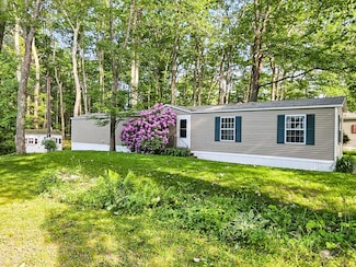 4 Starboard Ln, Freeport, ME 04032