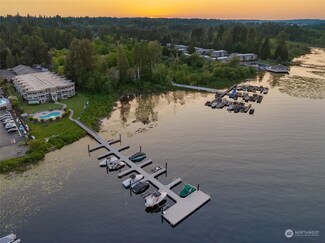4214 W Lake Sammamish Pkwy NE Unit 202, Redmond, WA 98052