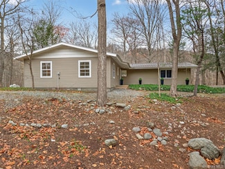 89 Maple Brook Rd, Tuxedo Park, NY 10987