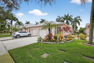 10761 Pelican Dr, Wellington, FL 33414