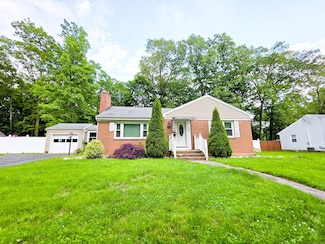 31 Andor Rd, Manchester, CT 06040