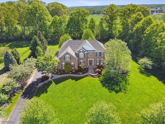 47 Balmoral Dr, Pittstown, NJ 08867