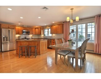 55 Milk St, Newburyport, MA 01950