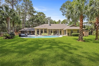63 Gloucester Rd, Hilton Head Island, SC 29928