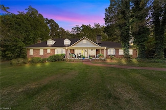 3432 Edgefield Rd, Greensboro, NC 27409